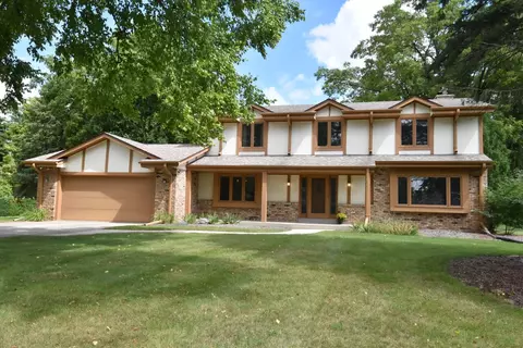 2370 Macaulay, Brookfield, WI 53045