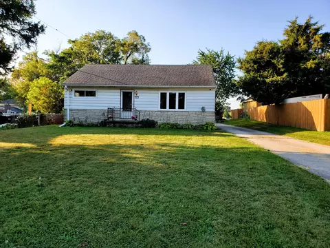 1615 College, South Milwaukee, WI 53172