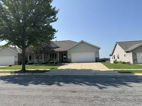 1469 Morning Glory, Hartford, WI 53027