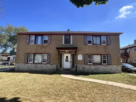 5262 N Teutonia, Milwaukee, WI 53209