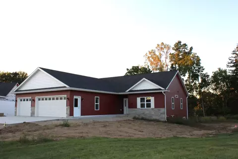 1070 Burr Oak #3, Kewaskum, WI 53040