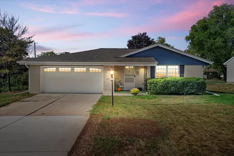 1955 17th, Grafton, WI 53024