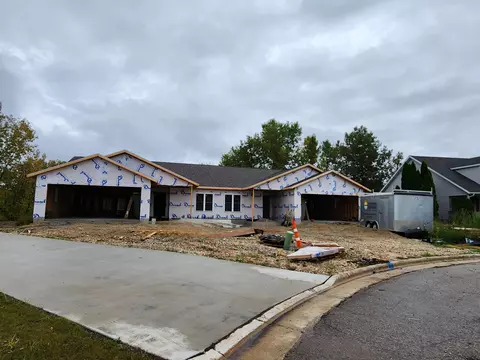 1042 Hummingbird, Plymouth, WI 53073