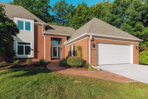 2837 W Golf, Mequon, WI 53092