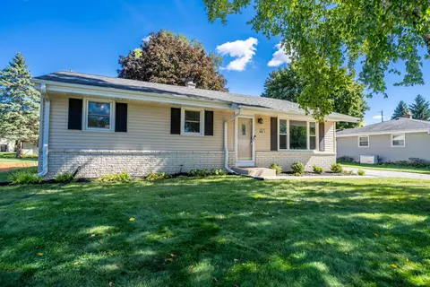w242n6616 Locust, Sussex, WI 53089