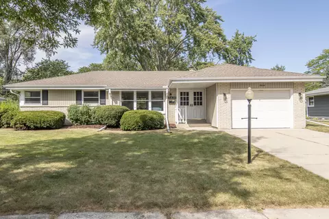5424 Olympia, Greendale, WI 53129