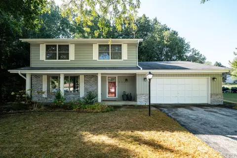 943 Oxford, Hartland, WI 53029