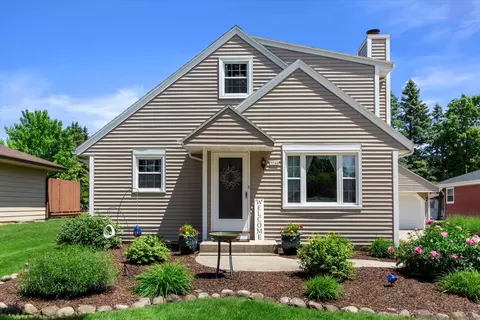 3248 S 106th, West Allis, WI 53227