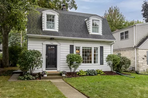 7927 W Hadley, Milwaukee, WI 53222