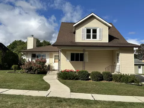 916 N 13th, Manitowoc, WI 54220