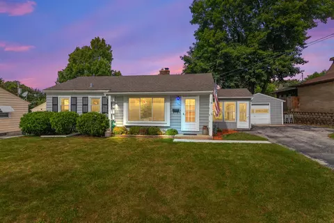 1026 Dopp, Waukesha, WI 53188