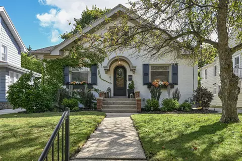 1812 Underwood, Wauwatosa, WI 53213
