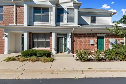 2275 Norhardt, Brookfield, WI 53045