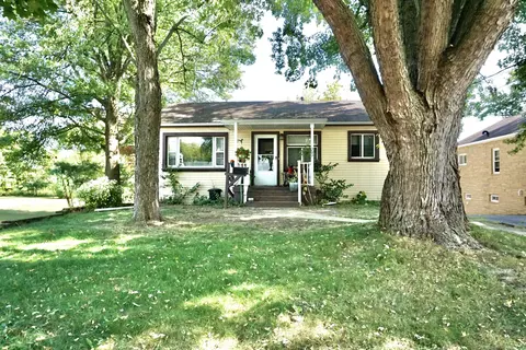 300 North, Hartland, WI 53029