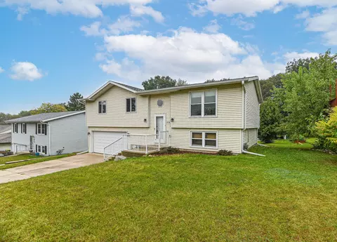 820 Squire, West Bend, WI 53090