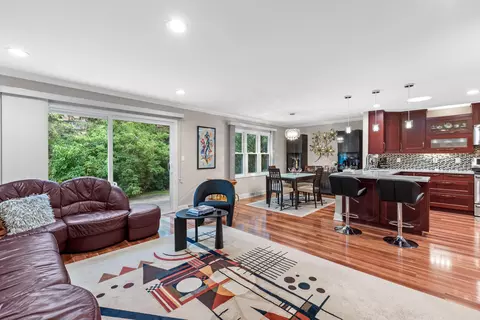 517 W Cumberland #89, Bayside, WI 53217