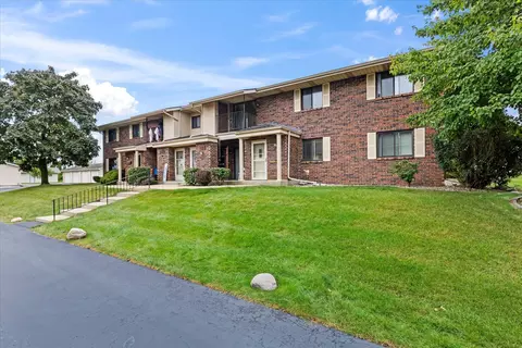 6700 Mariner #203, Mount Pleasant, WI 53406