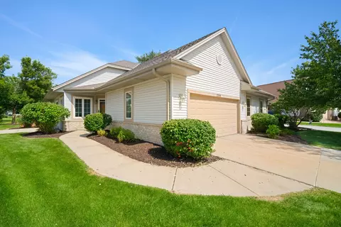 2744 Sandra, Waukesha, WI 53188