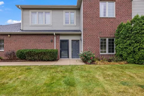 4841 S Forest Rdg, New Berlin, WI 53151