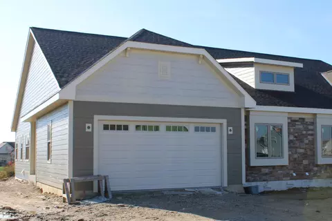 632 Lambert #7-1, Slinger, WI 53086