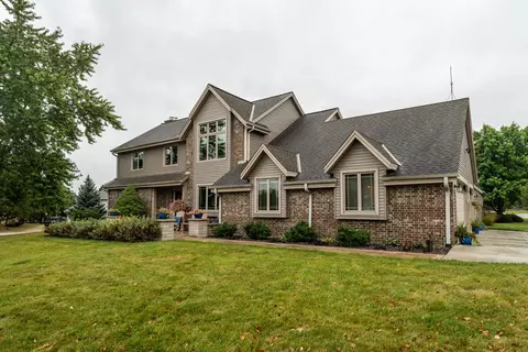 9533 W Van Beck, Greenfield, WI 53228