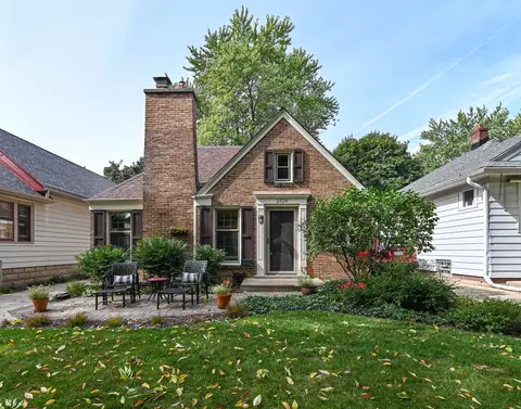 2529 N 66th, Wauwatosa, WI 53213