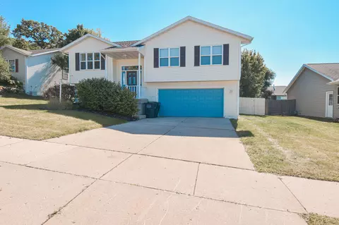 1257 W Blooming Fld, Whitewater, WI 53190
