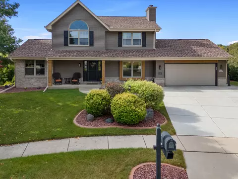 w209n16521 Cairn, Jackson, WI 53037