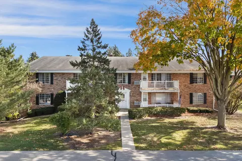 157 Linden #5, Thiensville, WI 53092