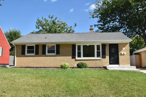 4454 S 1st, Milwaukee, WI 53207