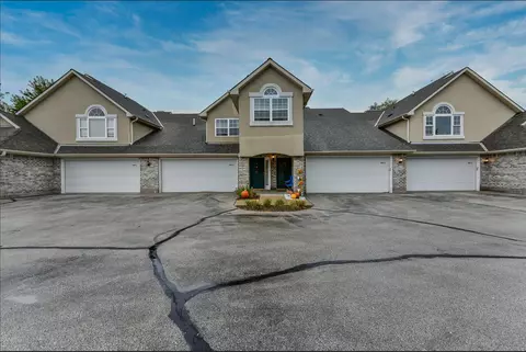 9147 W Elm #B, Franklin, WI 53132