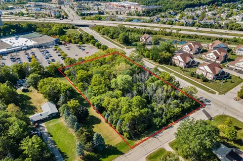 Lt0 Small, New Berlin, WI 53151