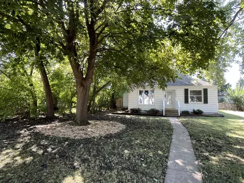 11815 W Rainbow, West Allis, WI 53214