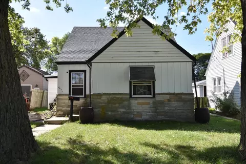 4471 S Nicholson, Saint Francis, WI 53235