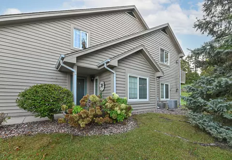 18475 Brookfield Lk #75, Brookfield, WI 53045