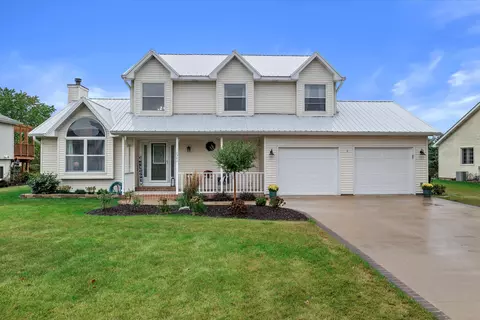 10380 S Hummingbird, Oak Creek, WI 53154