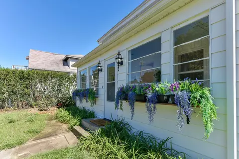 1348 N 68th, Wauwatosa, WI 53213