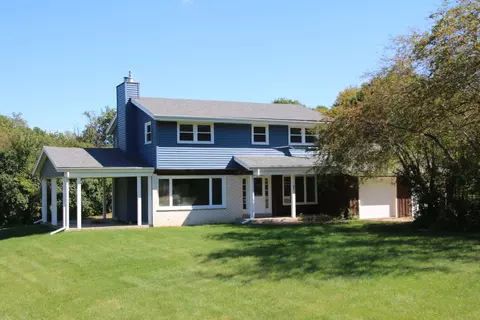 237 Karin, North Prairie, WI 53153