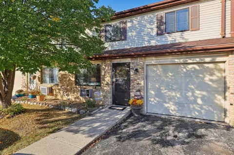 1143 Vogt #15, West Bend, WI 53095
