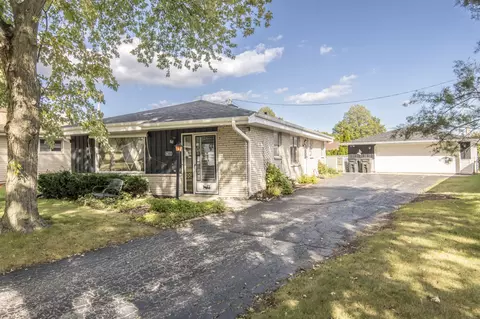 4472 S 44th, Greenfield, WI 53220