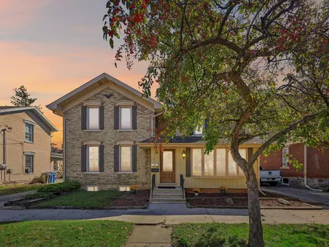 411 N 5th, Watertown, WI 53094
