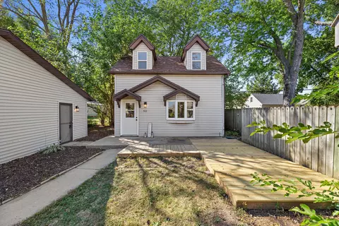 922 Harding, Waukesha, WI 53186