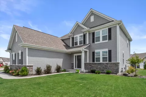 1693 Mamerow, Oconomowoc, WI 53066