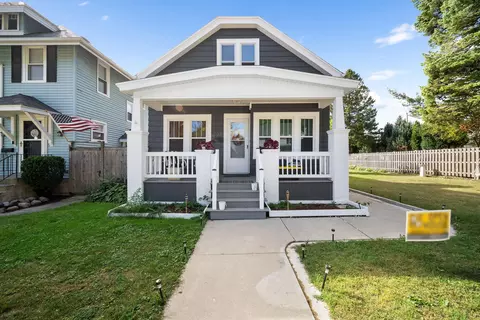 703 Menomonee, South Milwaukee, WI 53172