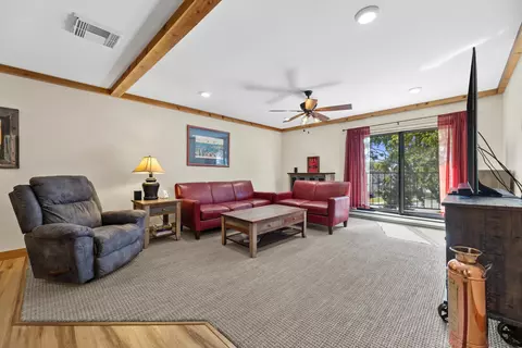 320 E Pleasant #306, Oconomowoc, WI 53066