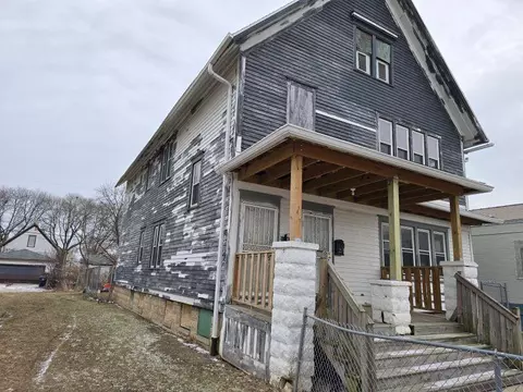 3878 N Port Washington #3880, Milwaukee, WI 53212