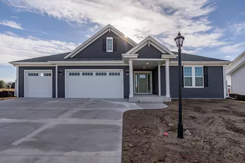 1627 Mamerow, Oconomowoc, WI 53066
