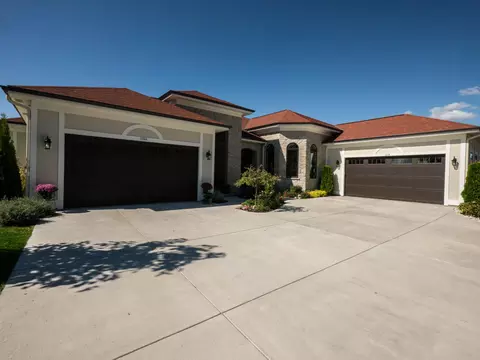 1638 Toscano, Oconomowoc, WI 53066