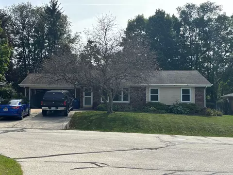 529 Highview, Slinger, WI 53086