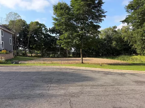 n80w13299 River Park #LT 1, Menomonee Falls, WI 53051